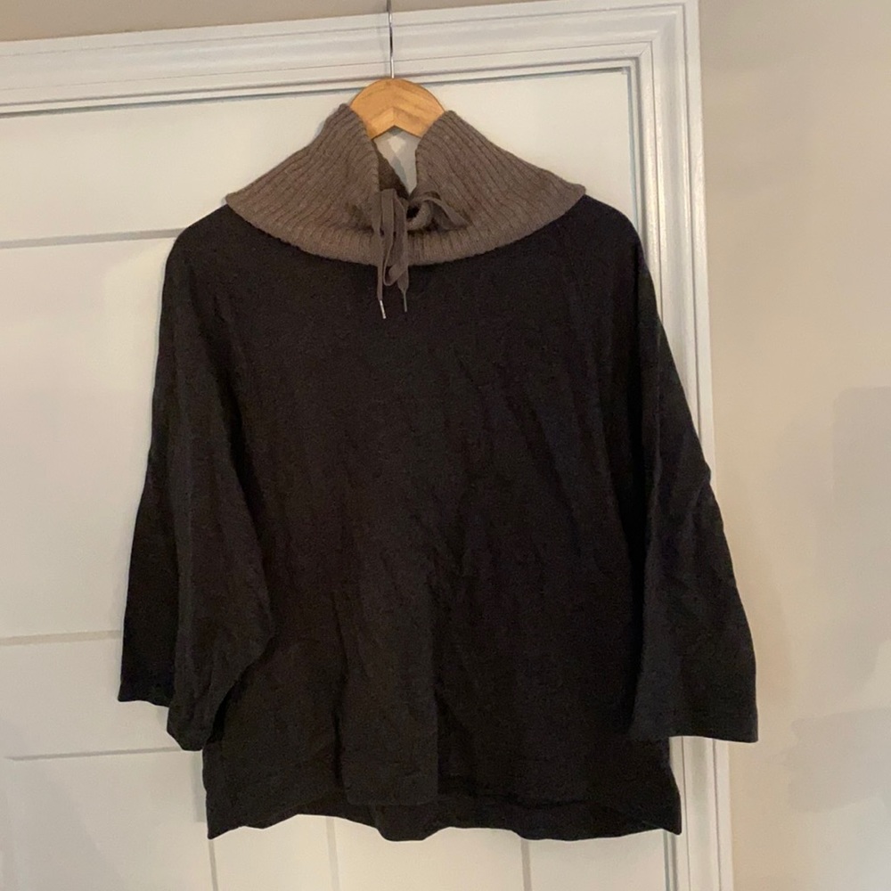 Loft Charcoal To with taupe collar. It has a side Zipper never worn.